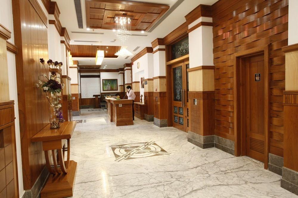 Hotel Saffron Leaf Dehradun Exteriör bild